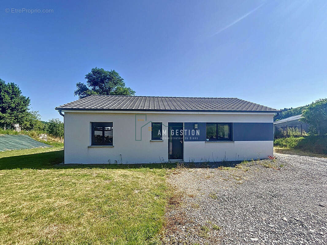 Maison à COMPREIGNAC