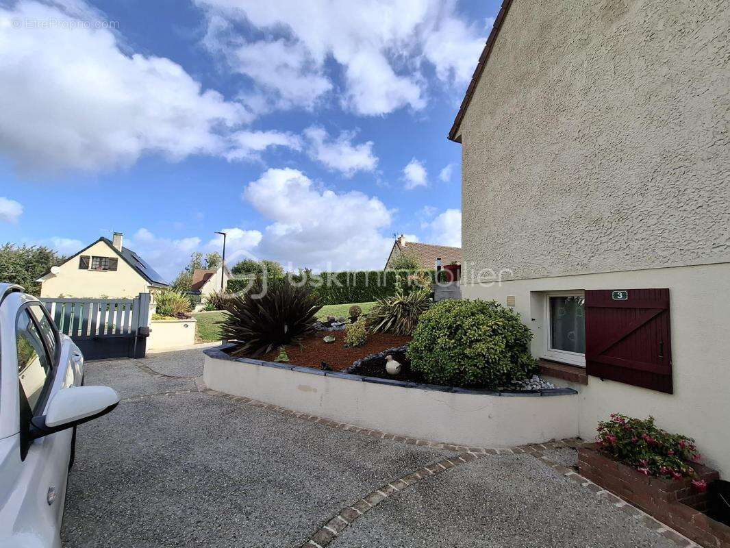 Maison à MERY-CORBON