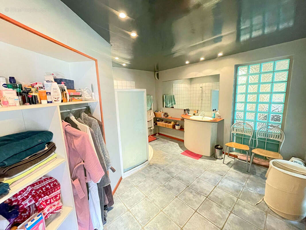 Maison à TRIE-CHATEAU