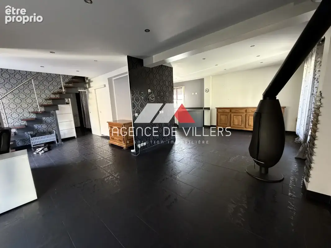 Pavillon récent sur 508 m2 de jardin. - photo 2