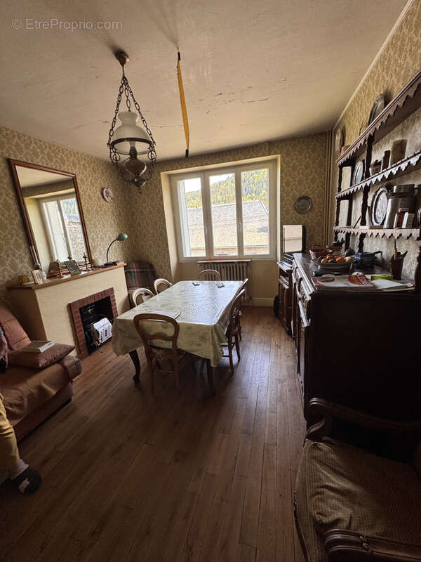 Maison à LAVEISSIERE