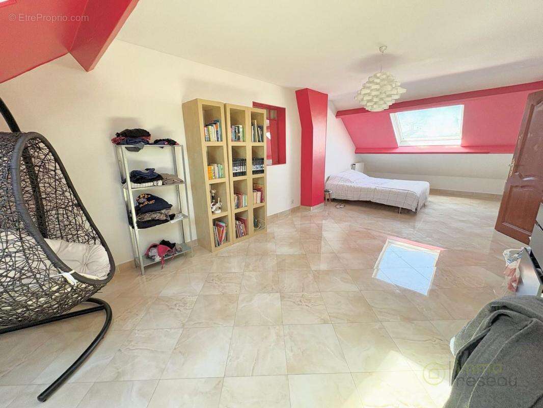 Maison à ROISSY-EN-BRIE