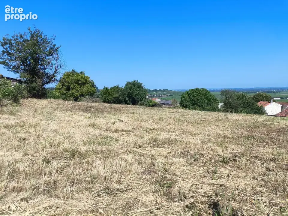 Terrain à SAINT-PREUIL