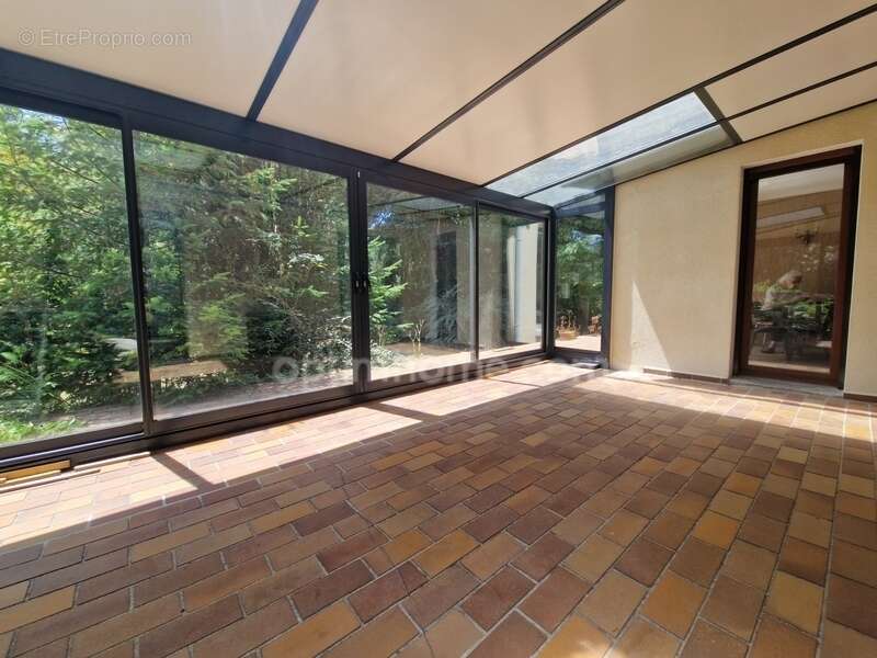 Maison avec grand terrain arboré à ARDON (45) - photo 7