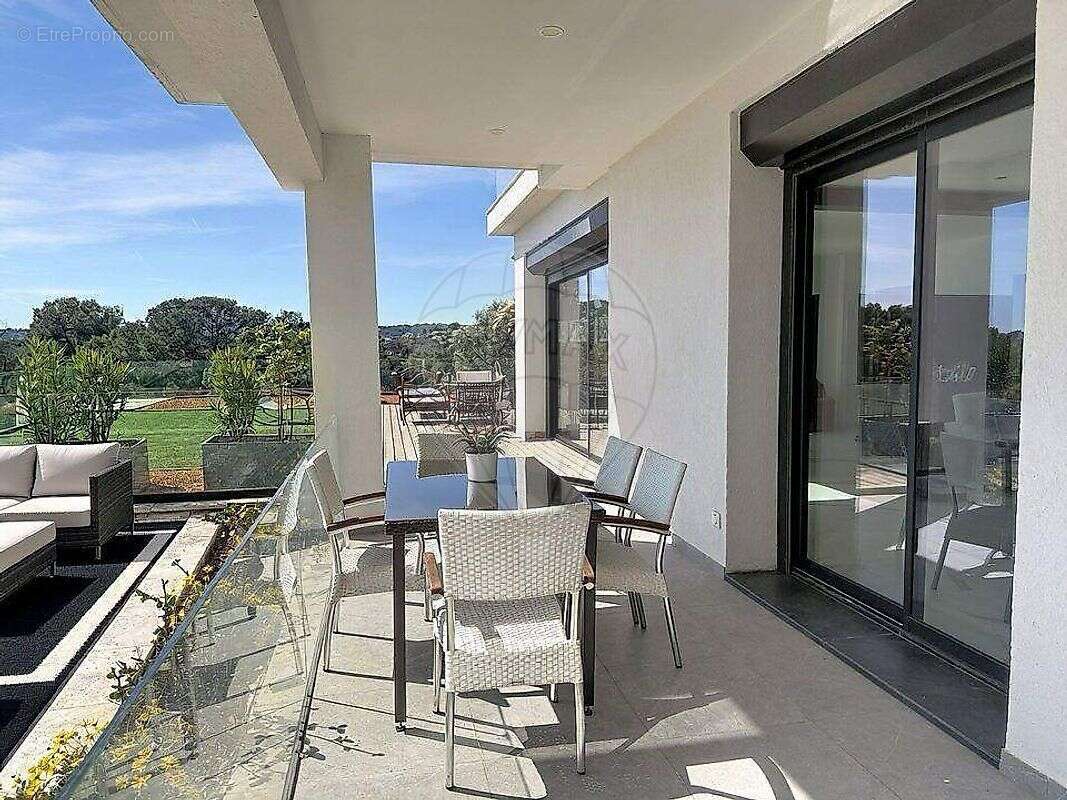 Appartement à VILLENEUVE-LOUBET