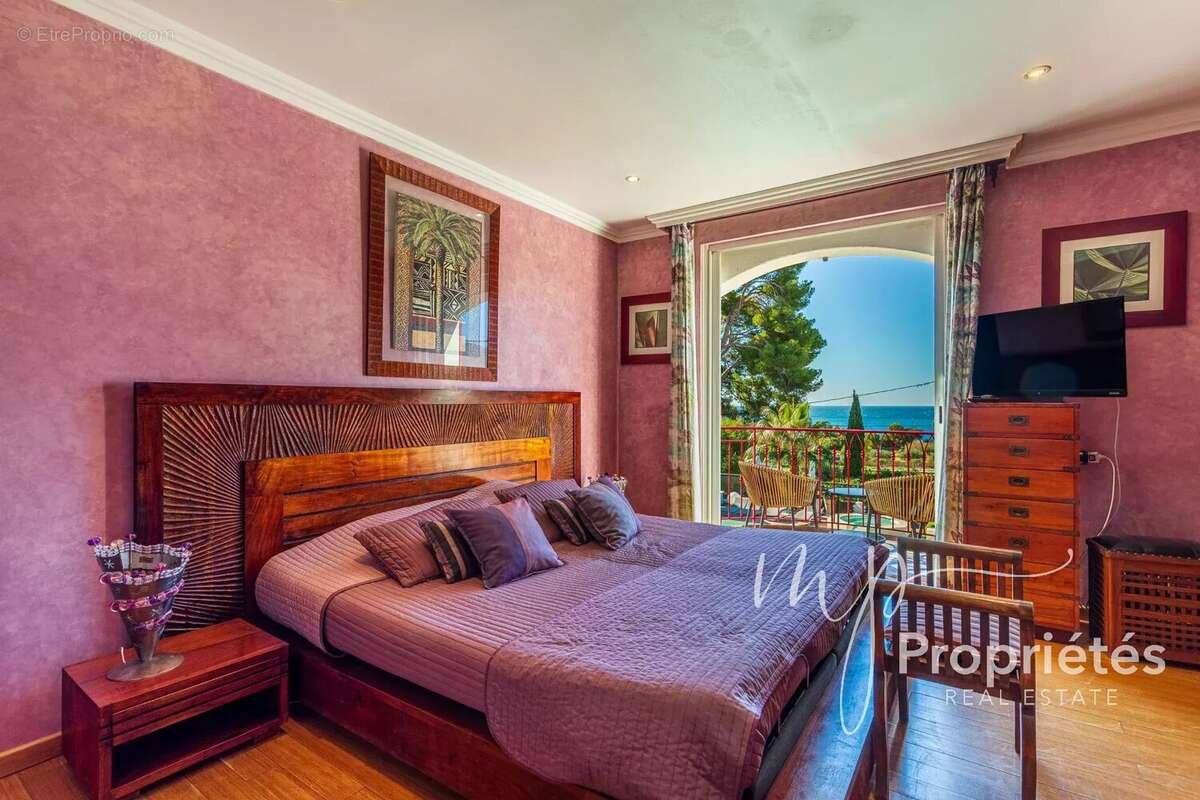 Maison à CARQUEIRANNE