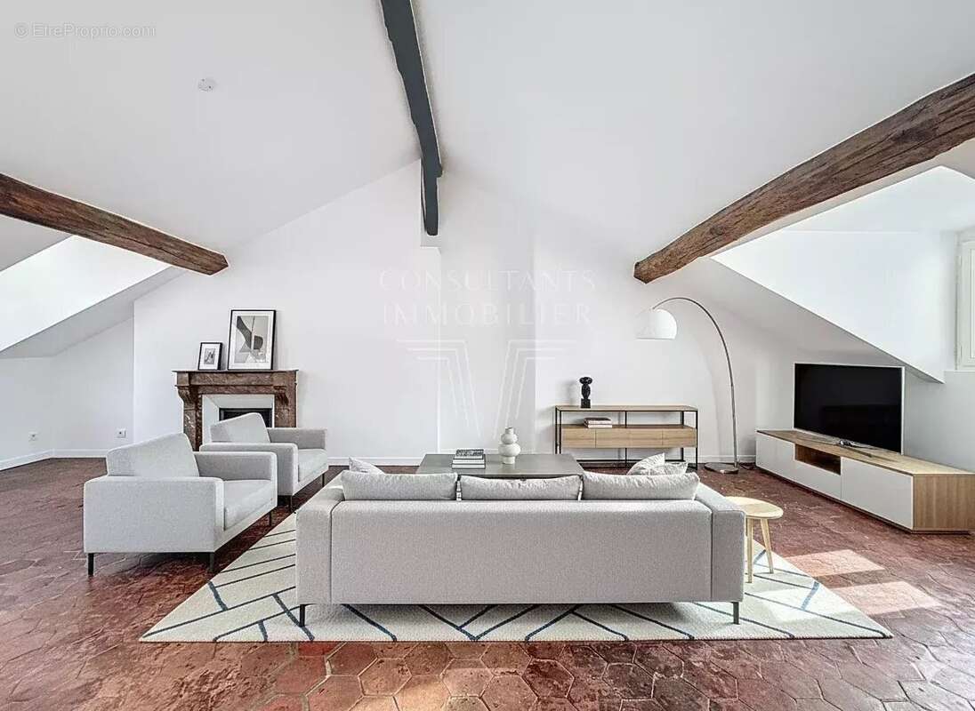 Appartement à PARIS-16E