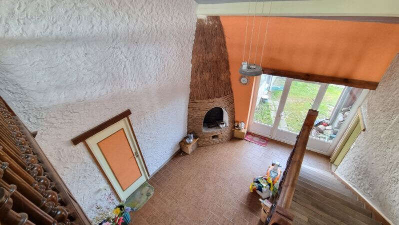 Maison à SAINT-BONNET-DES-QUARTS