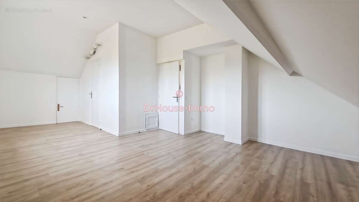 Appartement à MAUCHAMPS