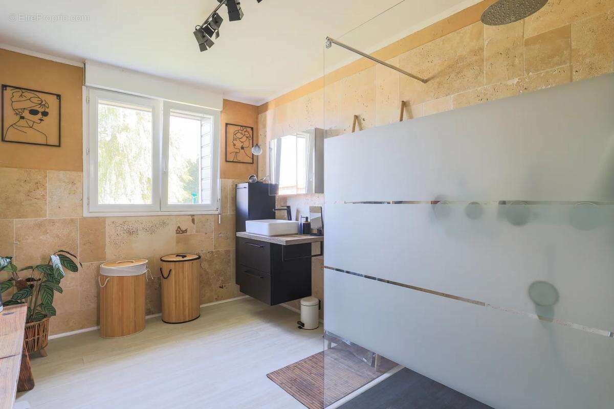 Maison de 6 pièces de 168 m² à Saint-Maulvis - photo 14