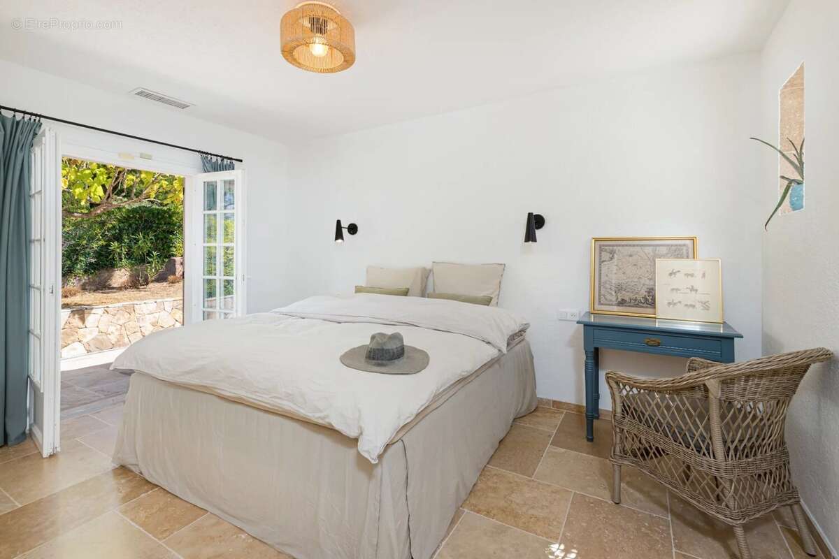 Appartement à MANDELIEU-LA-NAPOULE