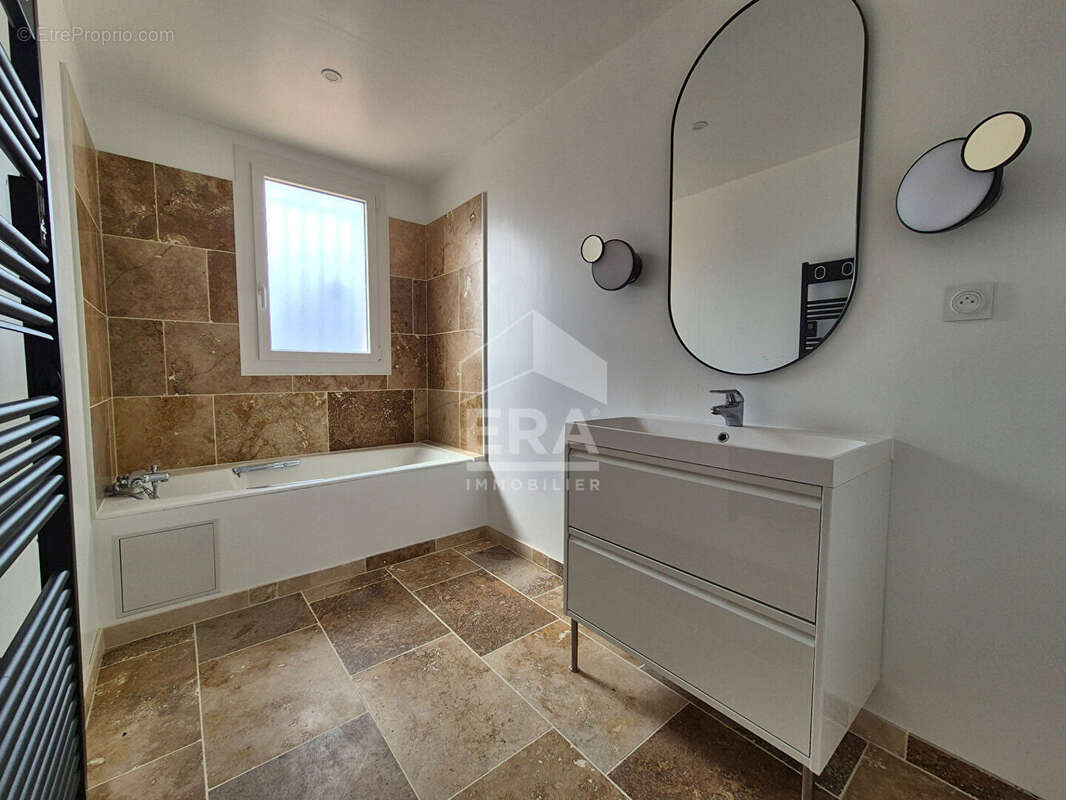 Maison totalement renovée à vendre à Saint Cyprien - Confort moderne - photo 12