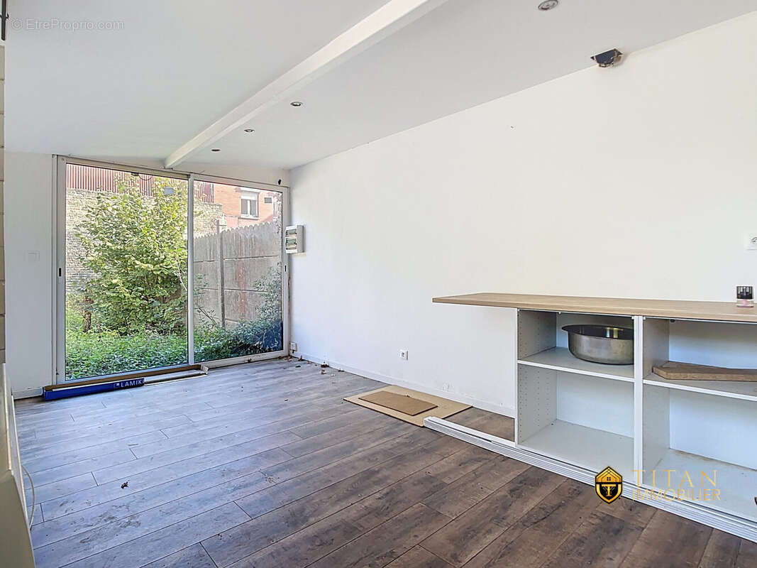 Chalet de 26 m² + jardin de 163 m² + garage de 81 m² à Coudekerque-Branche (59210) Titan immobilier - Appartement à COUDEKERQUE-BRANCHE