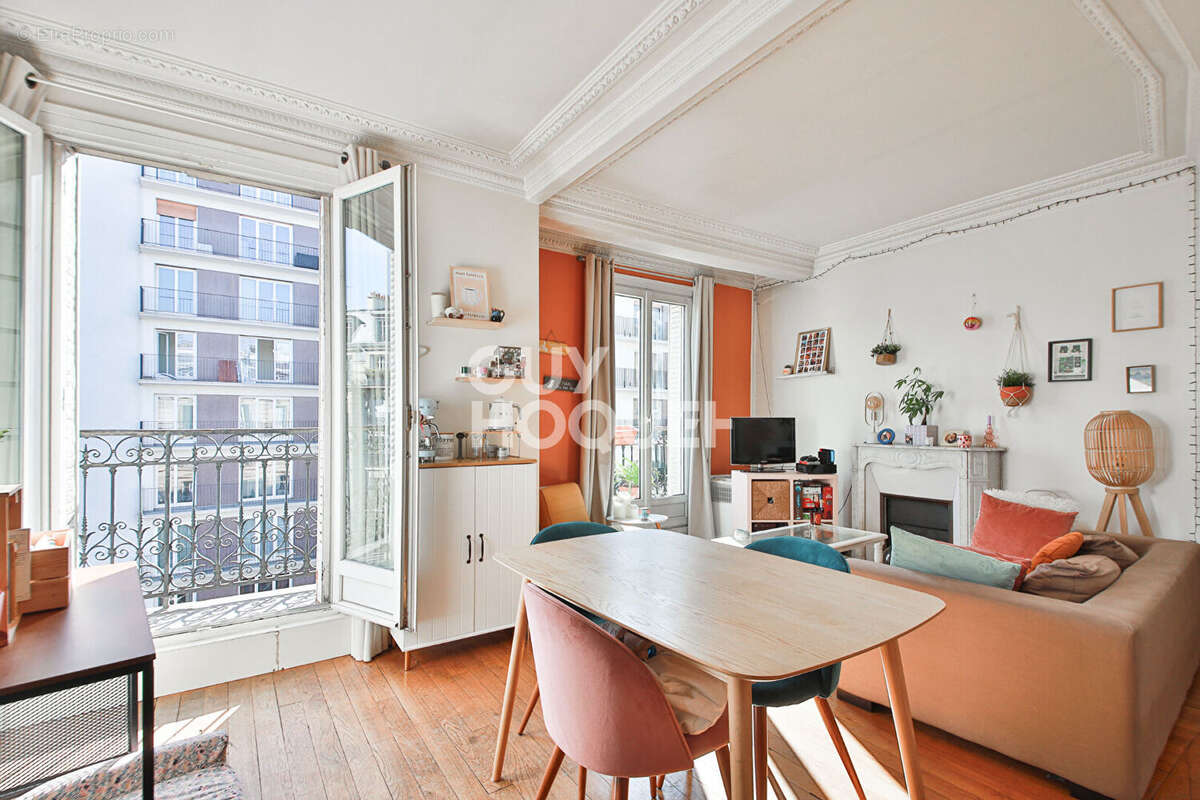 Appartement à PARIS-15E