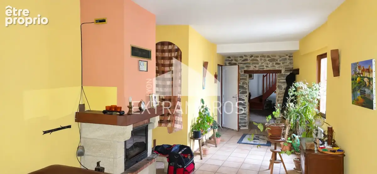 VALSONNE   Maison de village 104 m2 avec garage, atelier et jardin - photo 2
