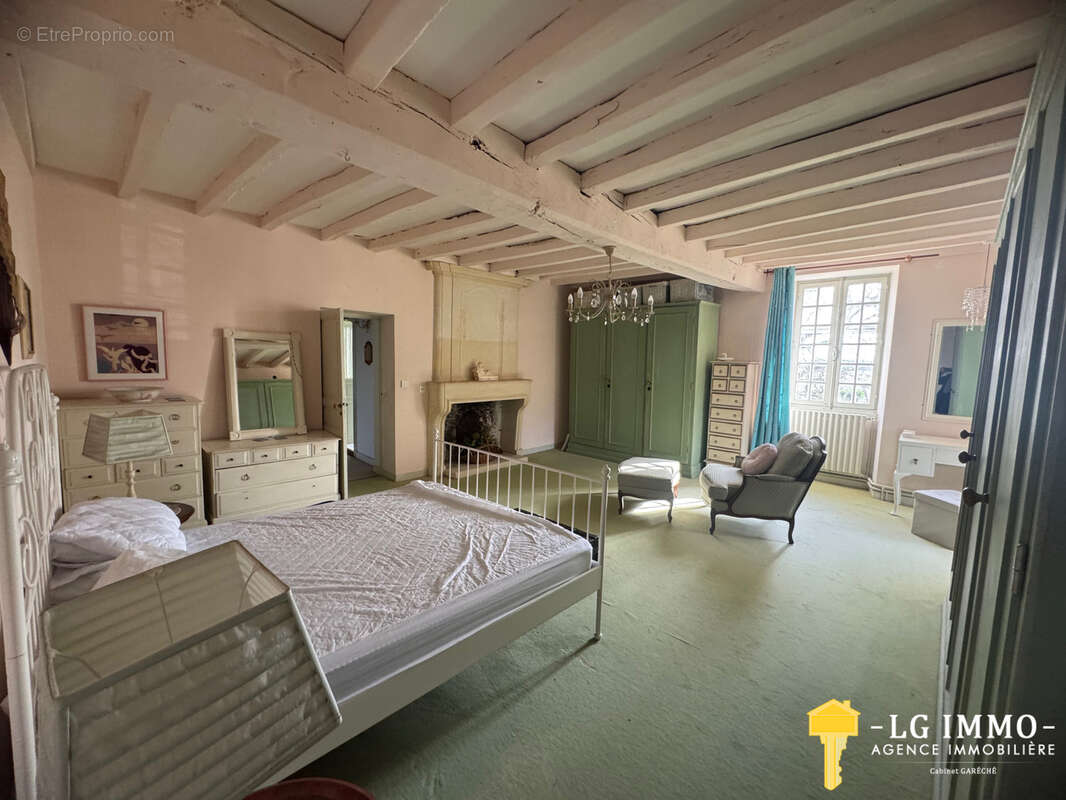 Maison à SAINT-SIGISMOND-DE-CLERMONT