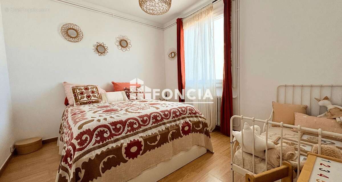 A vendre superbe t3 renove avec cave + stationnement libre - dernier etage - photo 9