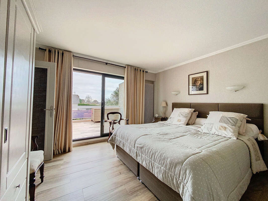 Maison à DONVILLE-LES-BAINS