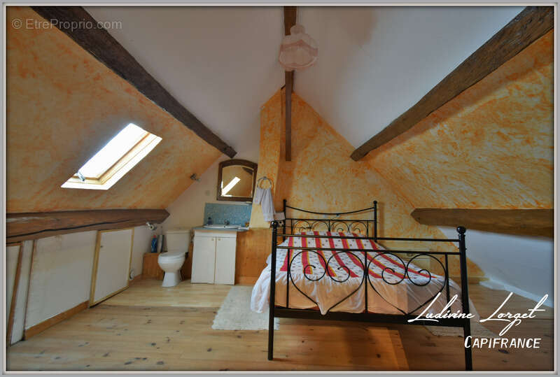 Maison 6 pièces, 4 chambres – 174 m² habitables- grenier- cave-bucher- terrain de 598 m²-dépendance située entre Château-Thierry - photo 12
