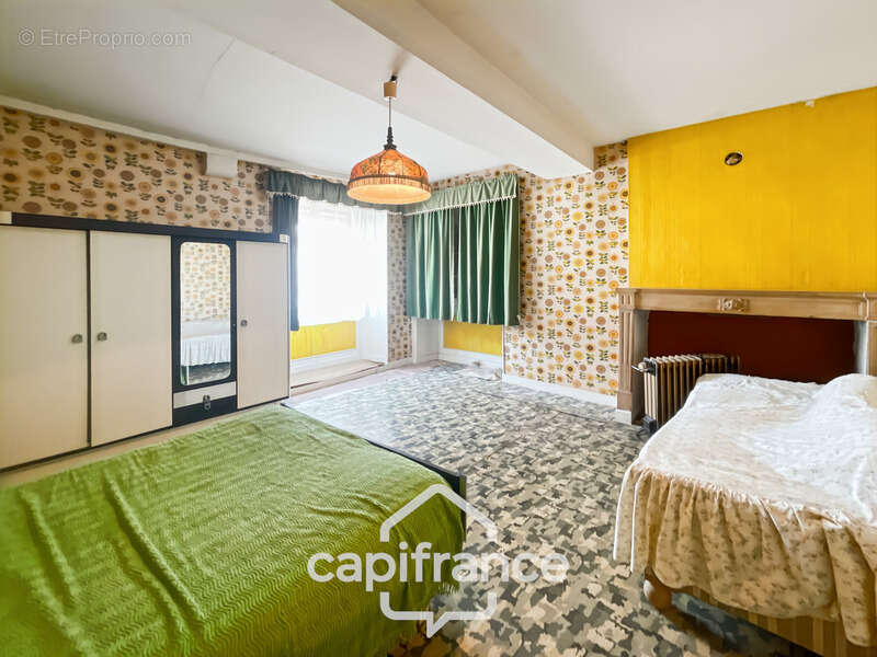 Maison à BAIGNEUX-LES-JUIFS