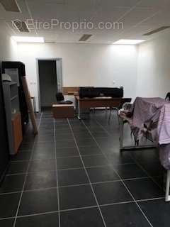 Commerce à MANDELIEU-LA-NAPOULE