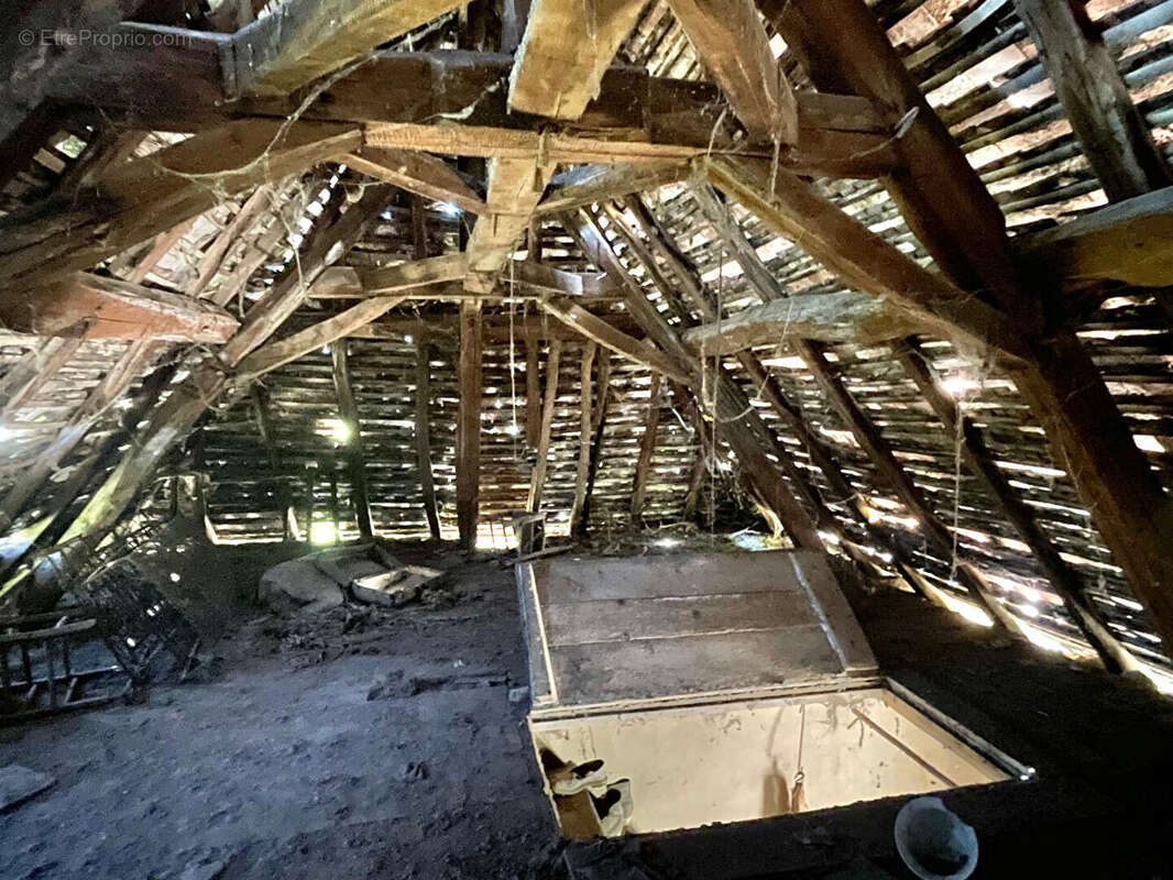 Maison de 90 m² à SAINT-CHEF (intérieur à rénover) - photo 16