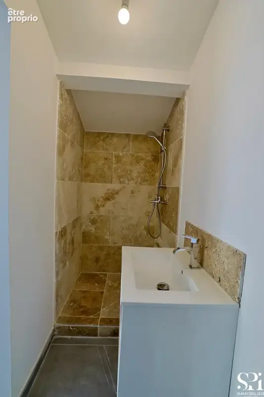 Maison de plain-pied avec piscine, jardin et garage — Toulon, quartier Sainte-Anne / Siblas - photo 22
