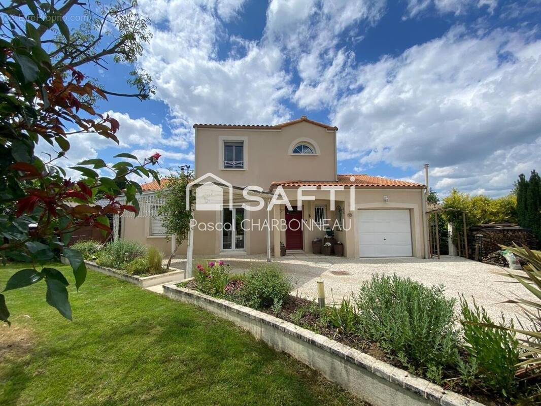 Photo 1 - Maison à LA CHATAIGNERAIE