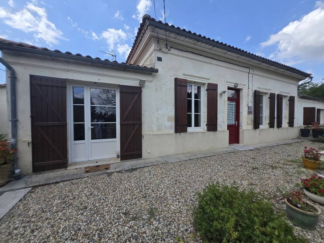 Maison 182 m² à Teuillac  - photo 2