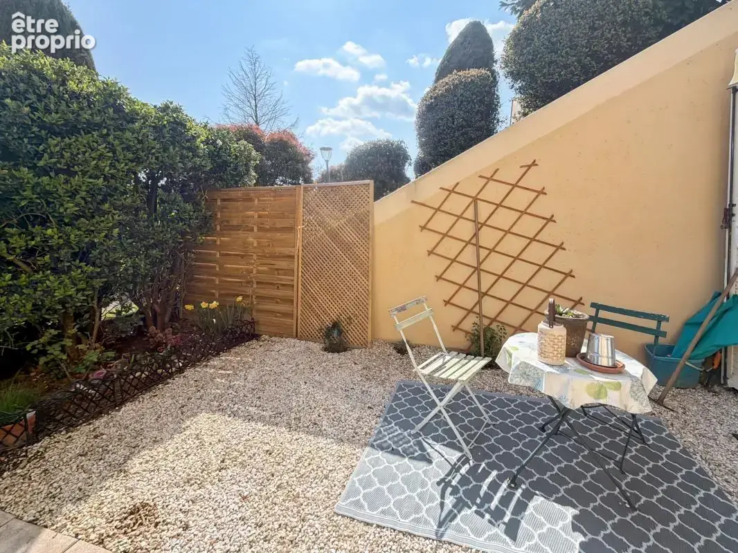 Appartement à vendre T2 situé en rez-de-jardin de 50 m² avec Jardin Privatif & Garage + climatisation - photo 5