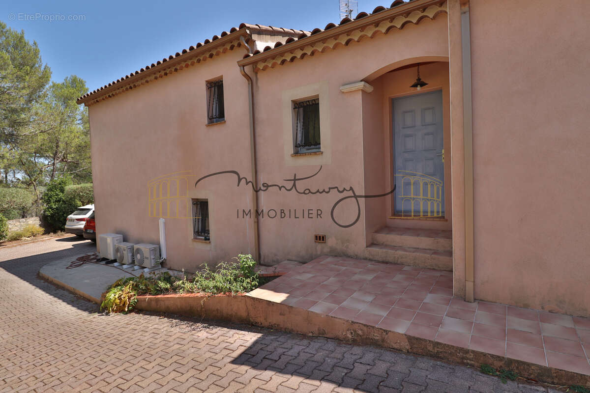 A vendre nimes collines nord villa avec piscine et sans vis a vis - photo 4