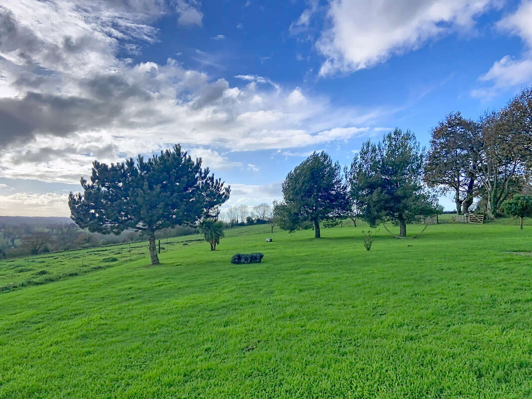 Maison à SAINT-JEAN-DES-CHAMPS