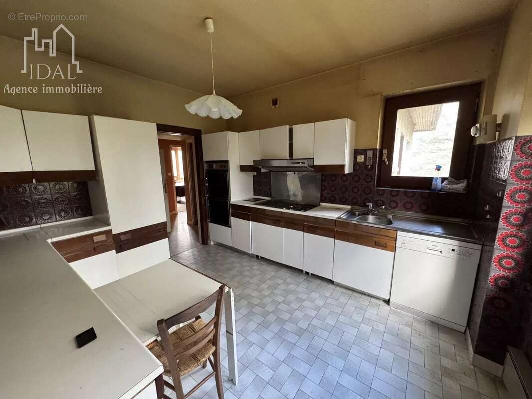 Maison à LE MALZIEU-VILLE