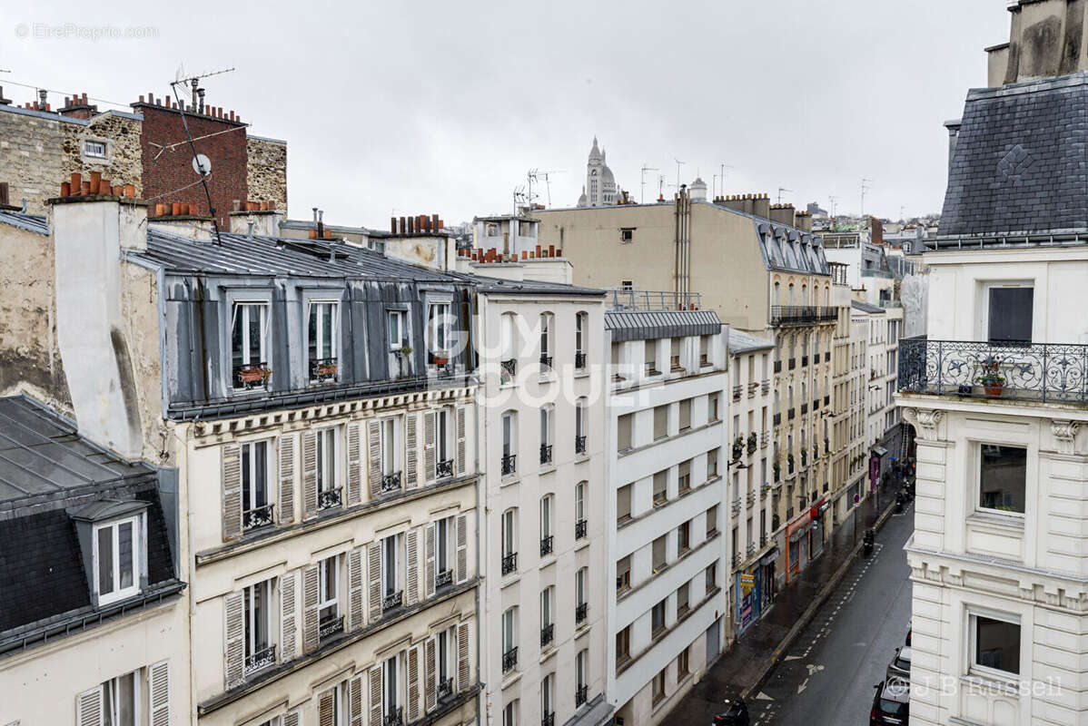 Appartement à PARIS-18E