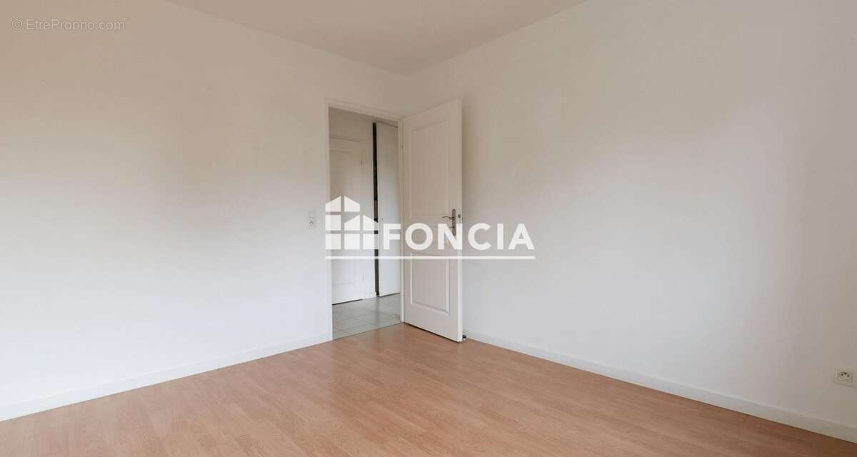 Appartement à SAINT-PIERRE-DU-PERRAY