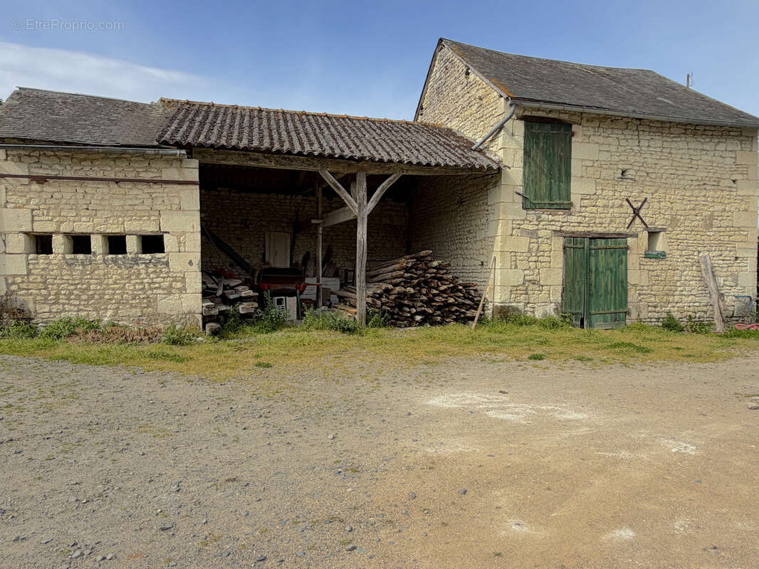 Maison à SAINT-GENEST-D'AMBIERE