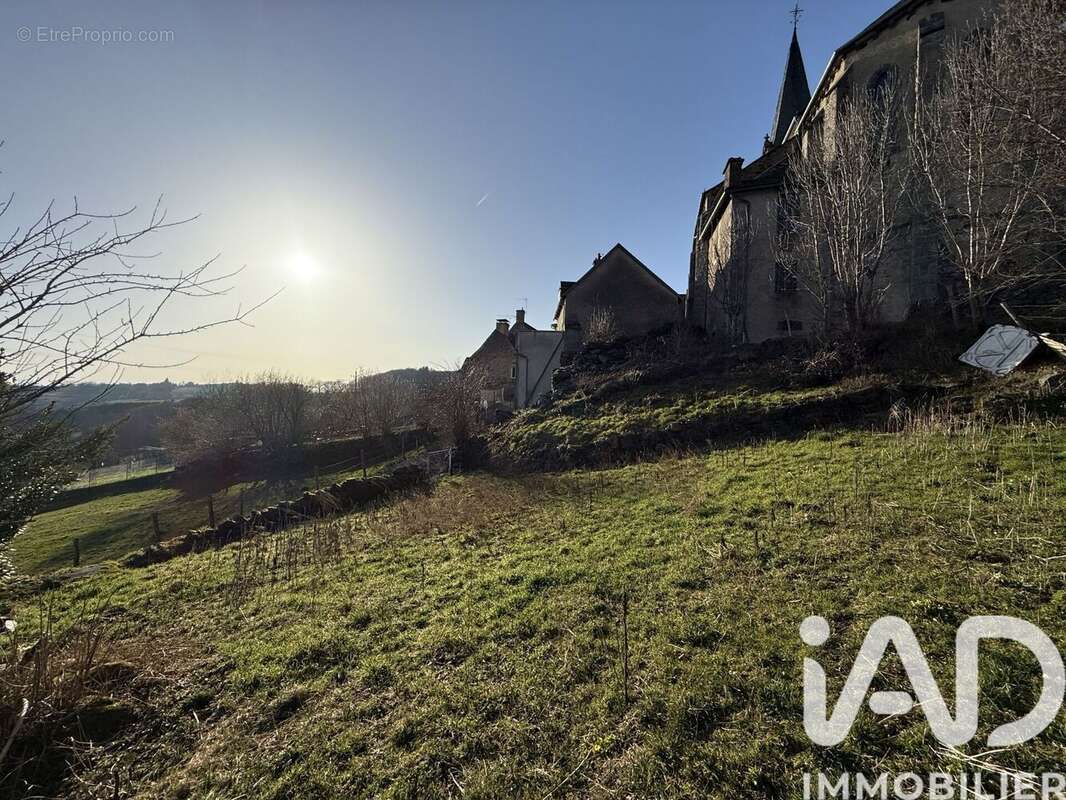 Terrain 340 m² à Curieres  - photo 2