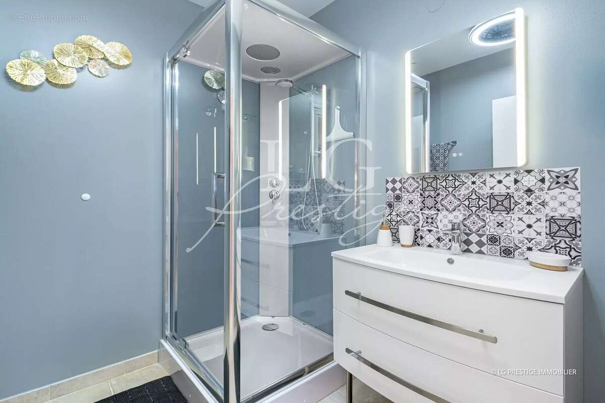 Appartement à MANDELIEU-LA-NAPOULE
