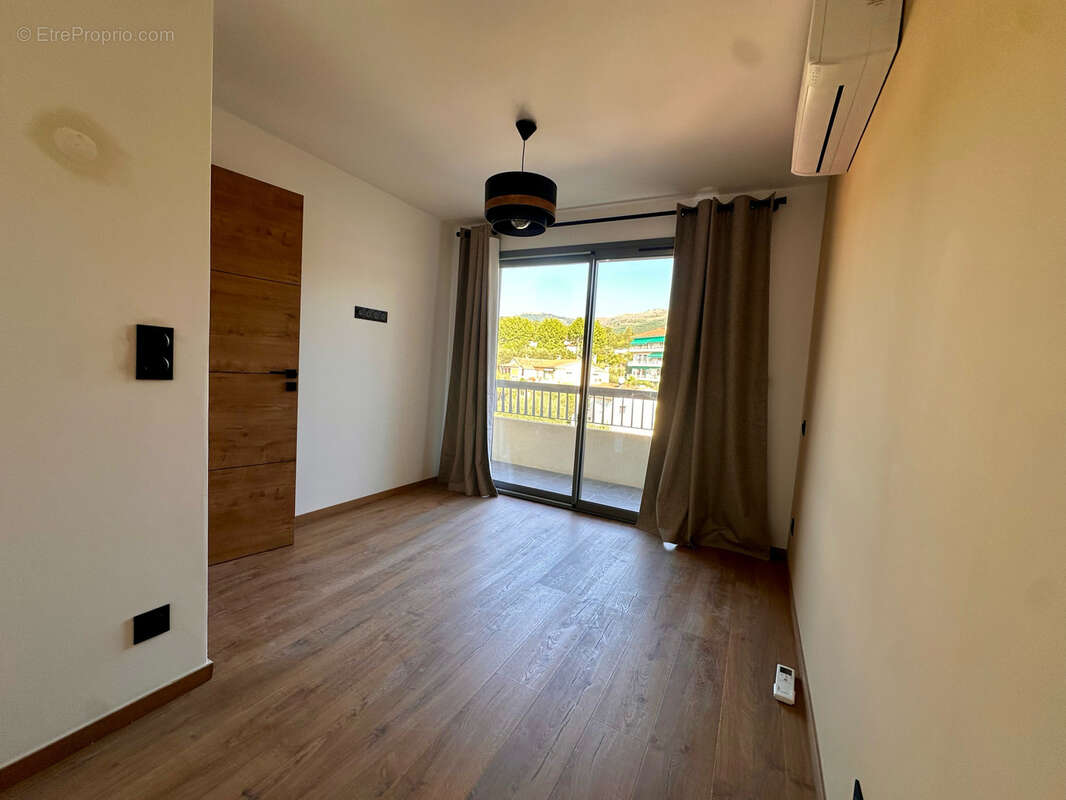 Appartement à VENCE