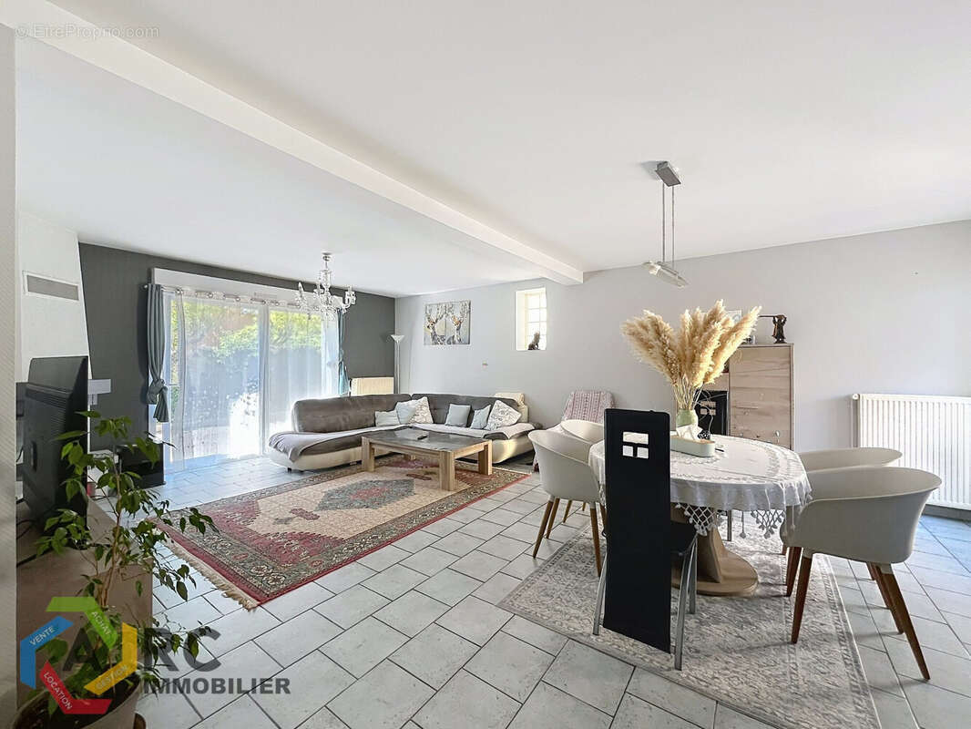 Maison 154 m² à La Chapelle-Saint-Mesmin  - photo 5