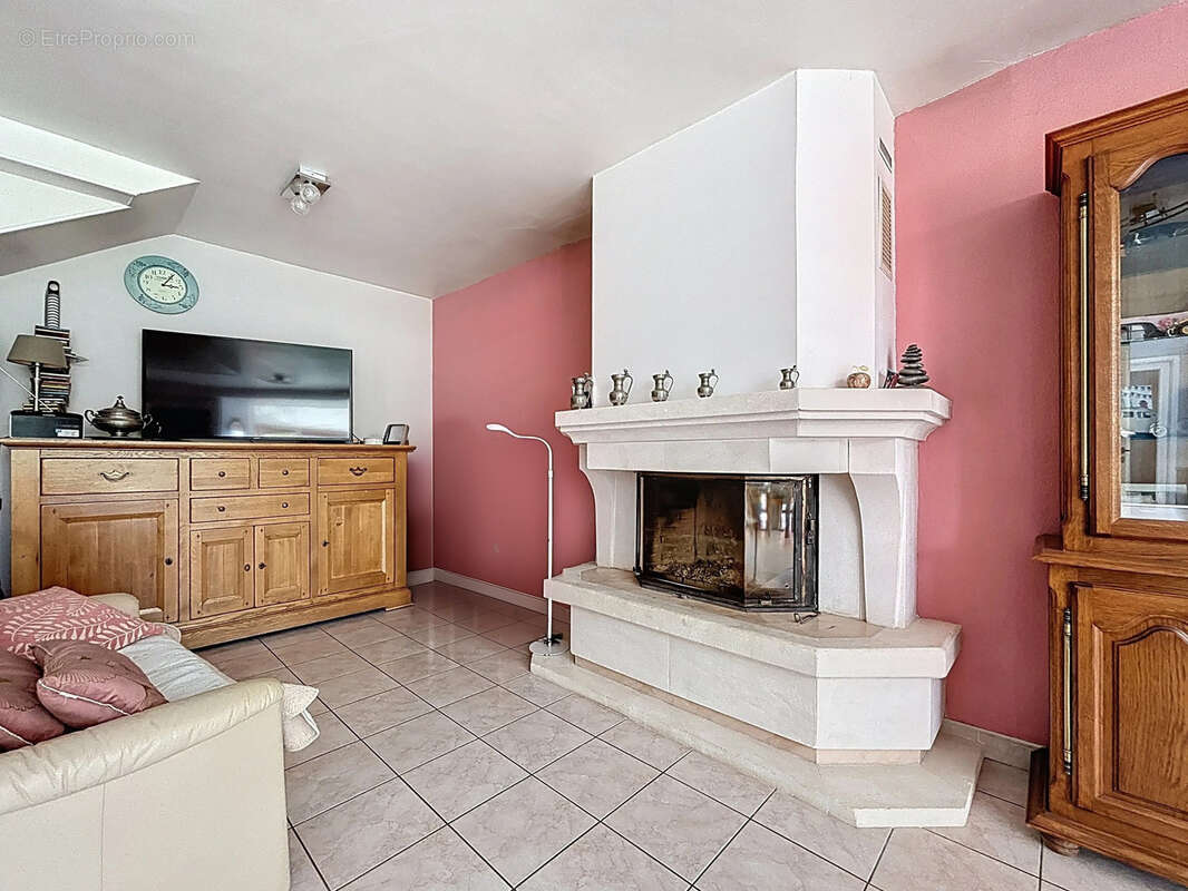 Maison à CONDE-SUR-VIRE