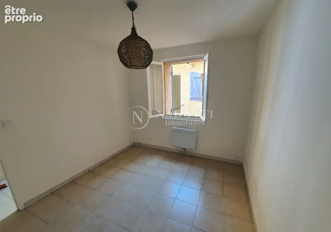 Lauris - Appartement T3  65 m2 - photo 4