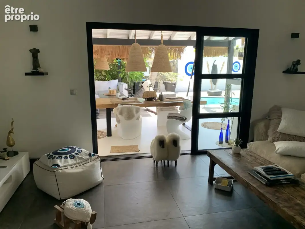 Baie orientale :  maison de plain-pied avec bungalow indépendant et piscine - photo 8