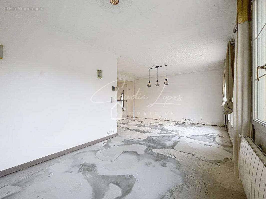 Maison à MONTIGNY-LES-CORMEILLES