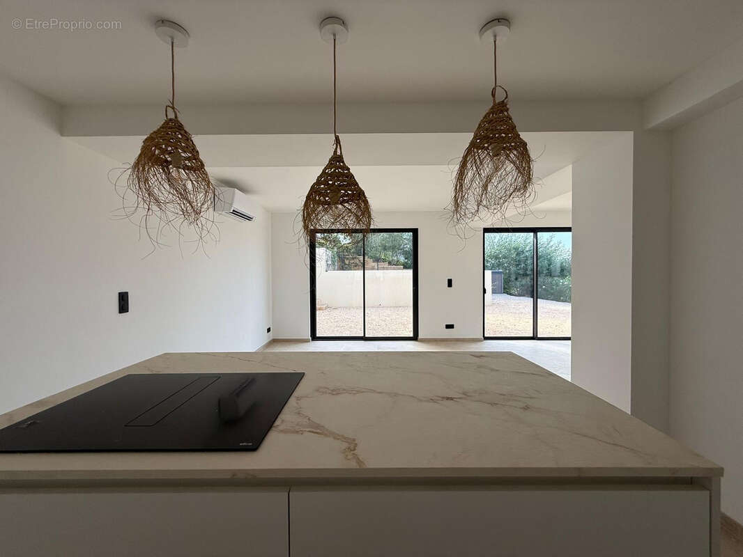 Villa rénovée au cœur de La Croix-Valmer - photo 6