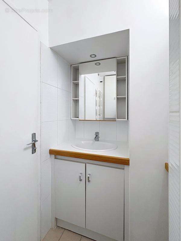 Appartement à PARIS-8E