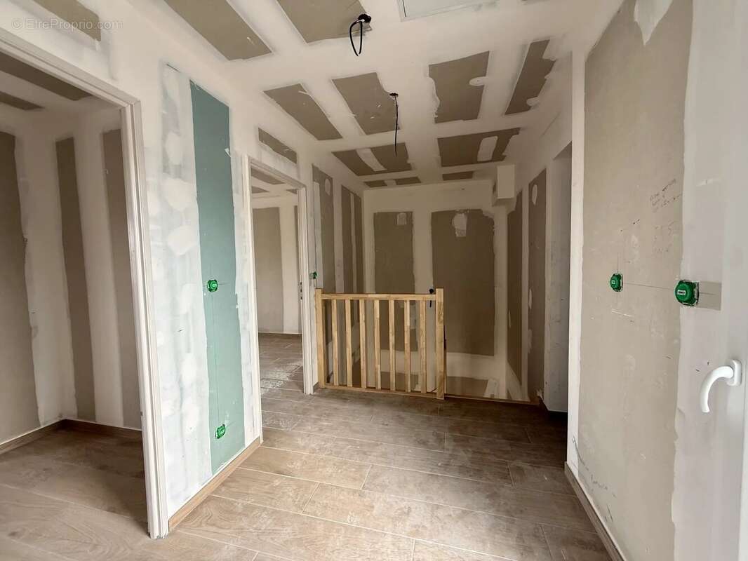 Jolie maison étage avec jardin, balcon et terrasse tropézienne - photo 16
