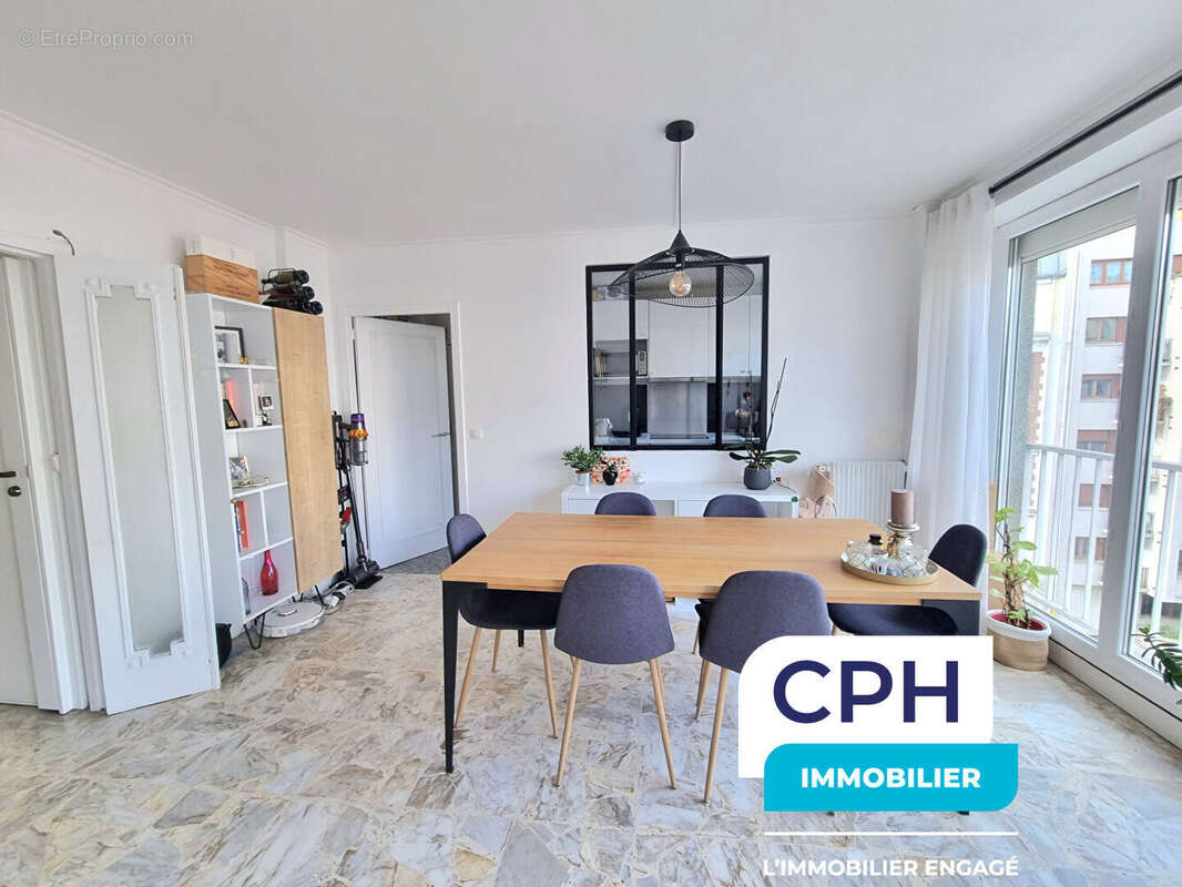 Appartement à PARIS-14E
