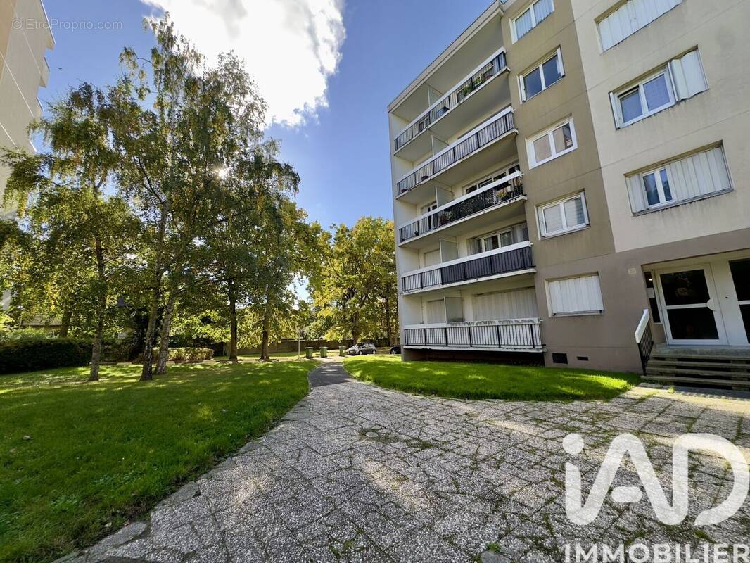 Photo 1 - Appartement à TAVERNY