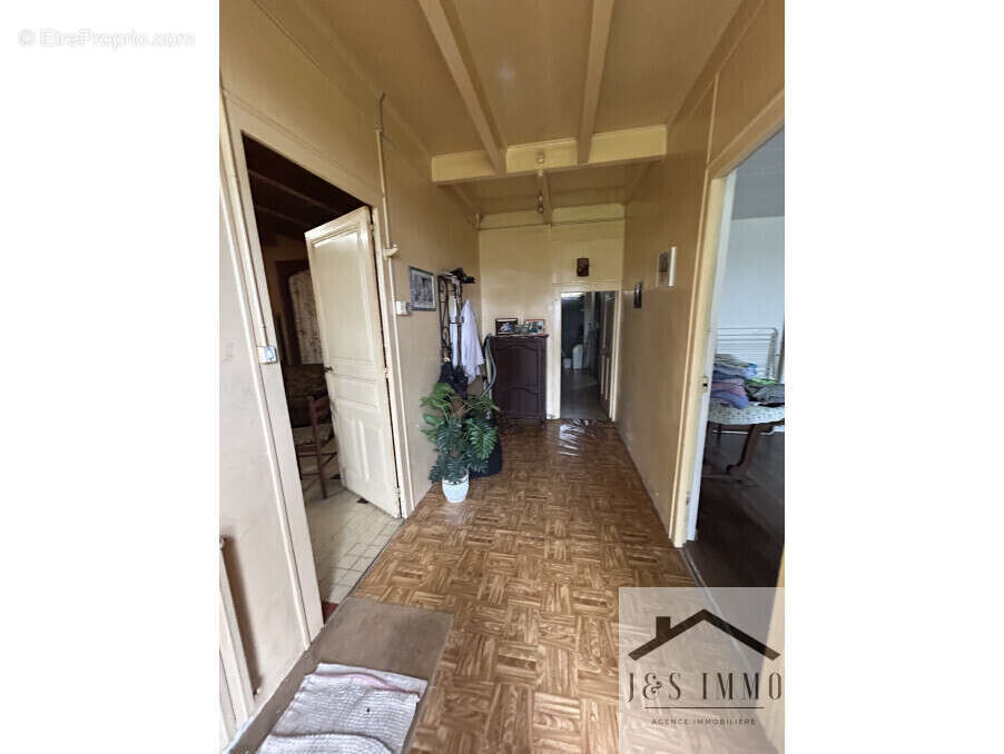 Maison à CHASSENEUIL-SUR-BONNIEURE